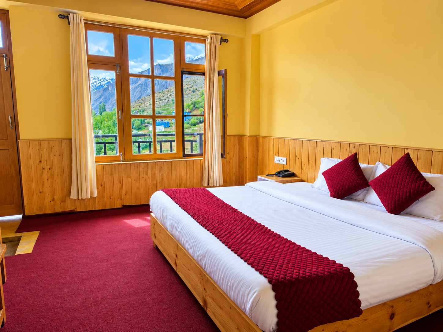 Valley View Room with balcony at Hotel Snow Hills, Gondhla